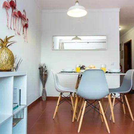 Pearl - Pool View & Location & Apartment