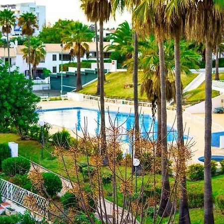 Pearl - Pool View & Location &