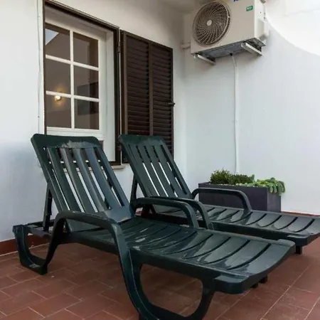 Pearl - Pool View & Location & Apartment